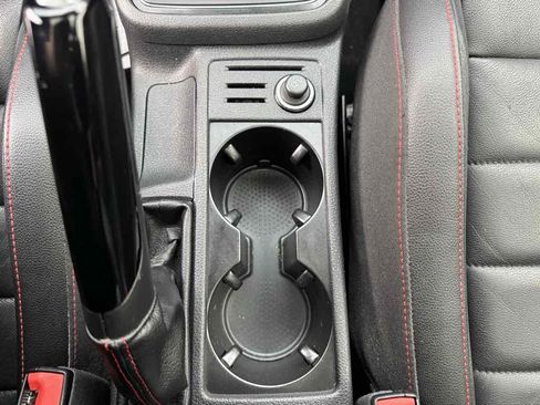 Used 2017 Volkswagen GTI SE image 20