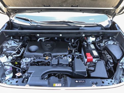 Used 2022 Toyota RAV4 XLE Premium FWD image 28