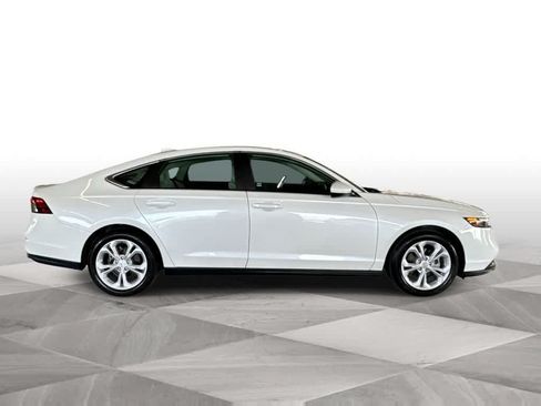 Used 2025 Honda Accord LX image 9