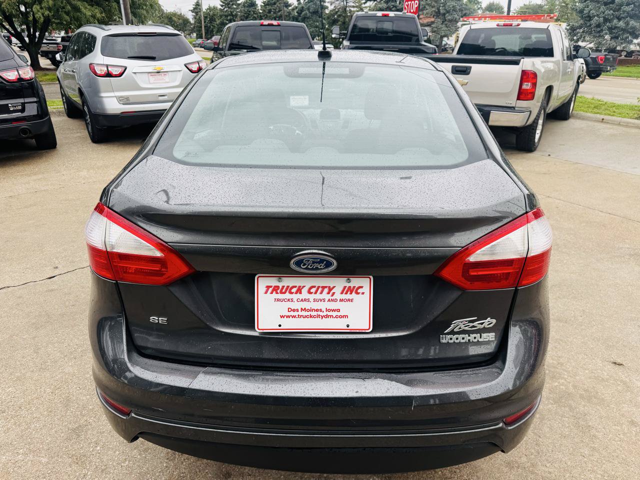 Used 2017 Ford Fiesta SE FWD image 4