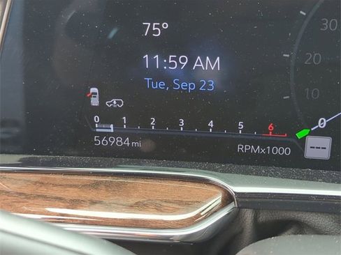 Used 2022 Cadillac Escalade Premium Luxury Platinum image 12