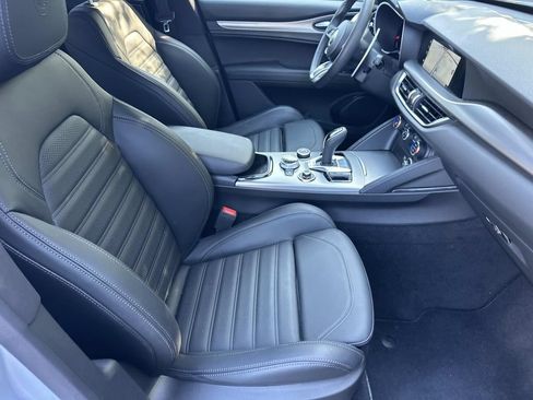 Used 2025 Alfa Romeo Stelvio Sprint w/ Veloce Package AWD/4WD image 13
