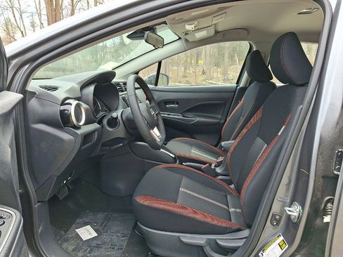 New 2025 Nissan Versa SR FWD image 6