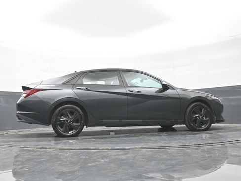 Used 2023 Hyundai Elantra SEL image 45