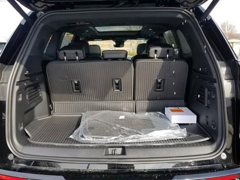 New 2026 GMC Acadia Denali Ultimate w/ LPO, Floor Liner Package image 5
