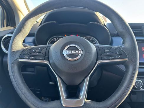 Used 2025 Nissan Versa SV image 25