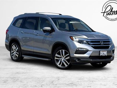 Used 2017 Honda Pilot Touring image 1