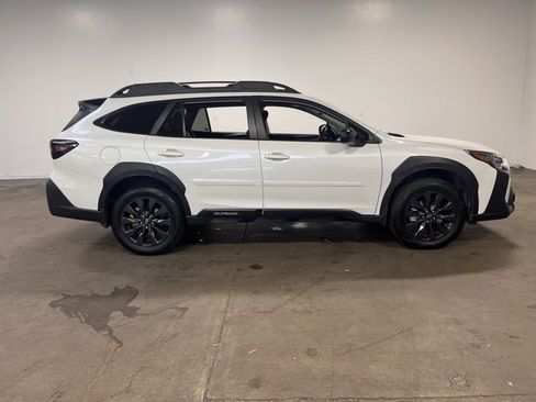 Used 2025 Subaru Outback Onyx Edition XT image 2