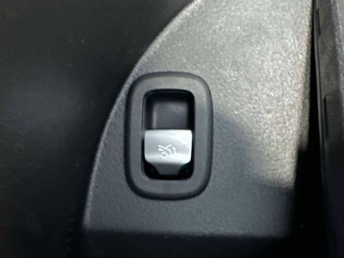 Used 2026 Mercedes-Benz GLC 300 4MATIC image 21