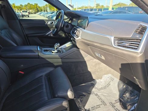 Used 2021 BMW X6 M50i w/ Executive Package image 9