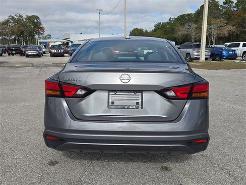 Used 2023 Nissan Altima 2.5 SV image 5