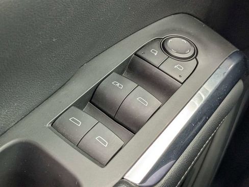 Used 2025 Chevrolet Traverse LT FWD image 21