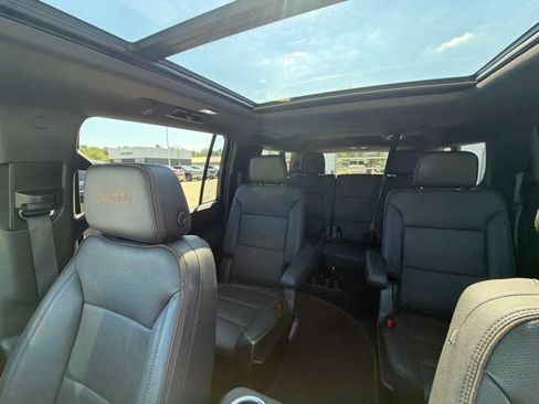 Certified 2022 Chevrolet Suburban High Country AWD/4WD image 23