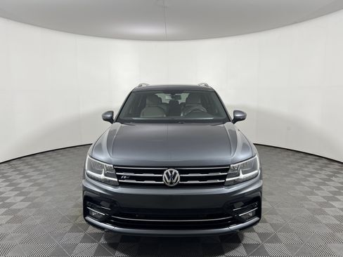 Used 2018 Volkswagen Tiguan SEL w/ R-Line Package FWD image 8