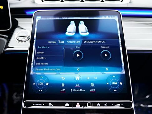 Used 2025 Mercedes-Benz Maybach S 580 4MATIC image 93