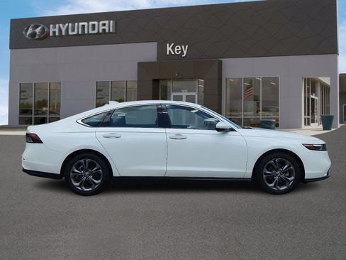 Used 2024 Honda Accord EX image 3