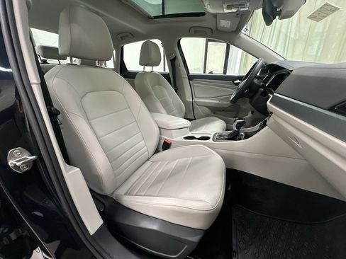 Used 2024 Volkswagen Jetta SE image 18