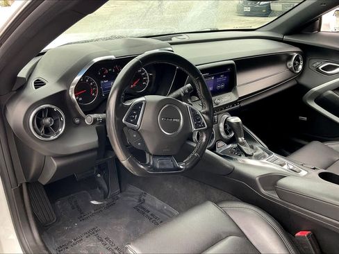 Used 2020 Chevrolet Camaro LT w/ Technology Package RWD image 16
