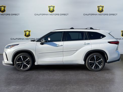 Used 2022 Toyota Highlander XSE image 2