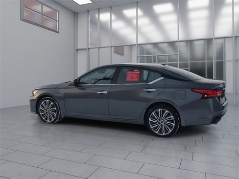 Certified 2025 Nissan Altima 2.5 SL image 6