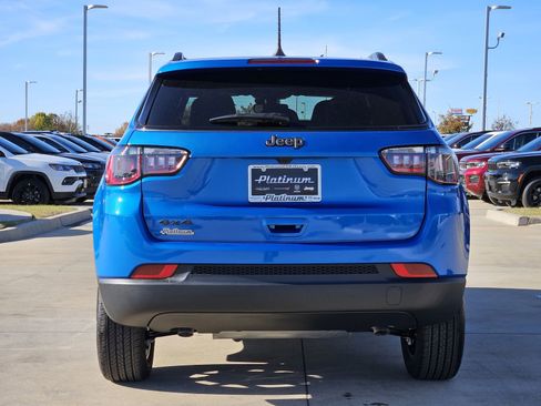 New 2026 Jeep Compass Latitude image 8