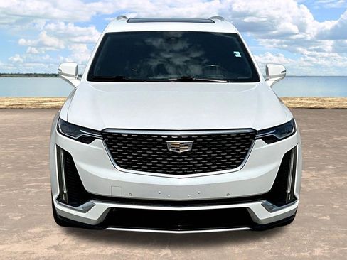 Used 2021 Cadillac XT6 Premium Luxury AWD/4WD image 2