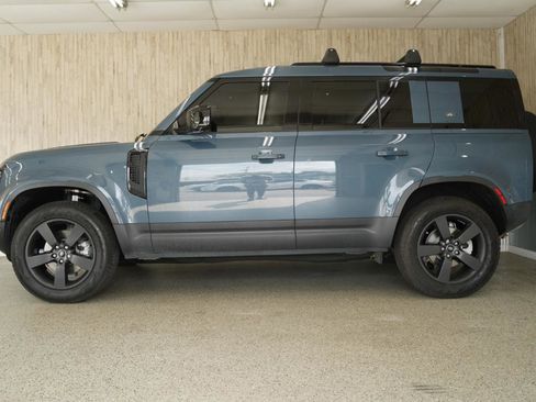 Used 2024 Land Rover Defender 110 S image 5