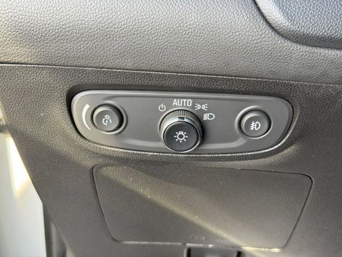 Used 2022 Buick Encore GX Select w/ Safety Package II image 32