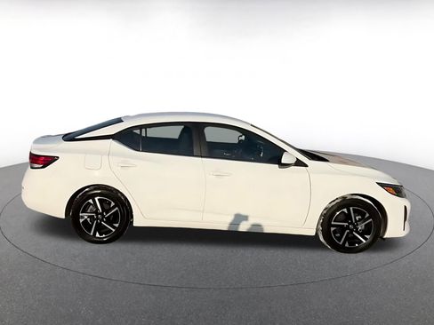 Used 2025 Nissan Sentra SV image 16