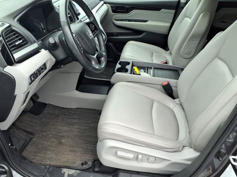 Used 2023 Honda Odyssey Touring image 11