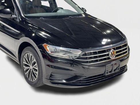 Used 2020 Volkswagen Jetta SE image 3