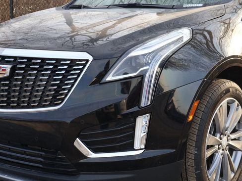 Used 2025 Cadillac XT5 Premium Luxury image 3
