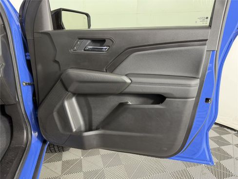 Certified 2025 GMC Canyon Elevation w/ Convenience Package AWD/4WD image 12