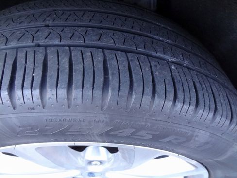 Certified 2022 Ford Explorer Platinum w/ Equipment Group 601A image 17