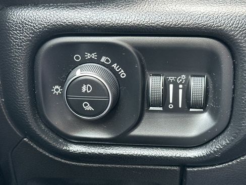 Used 2019 RAM 1500 Laramie image 34