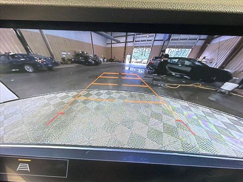 Used 2021 Buick Envision Essence FWD image 30