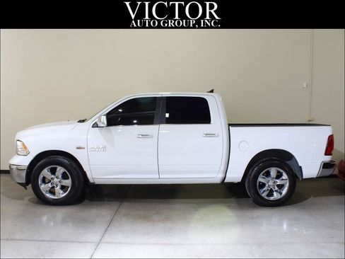Used 2017 RAM 1500 Lone Star AWD/4WD image 2