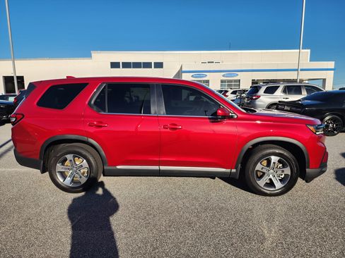 Used 2025 Honda Pilot EX-L image 3