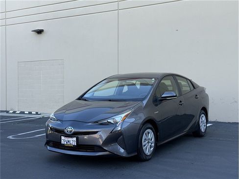 Used 2016 Toyota Prius Two FWD image 27