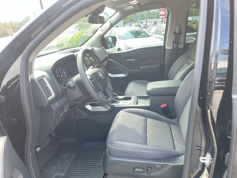 Used 2026 Nissan Frontier SV w/ All-Weather Content Package AWD/4WD image 9