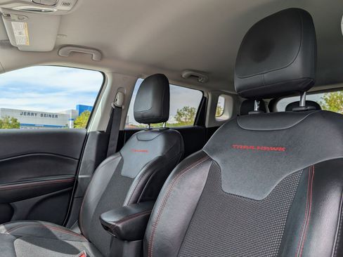 Used 2020 Jeep Compass Trailhawk AWD/4WD image 24