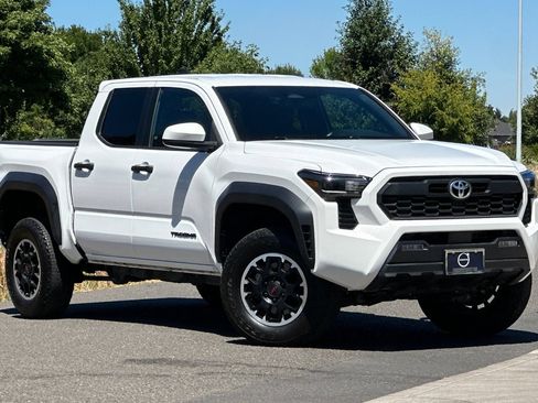 Used 2024 Toyota Tacoma TRD Off-Road AWD/4WD image 1