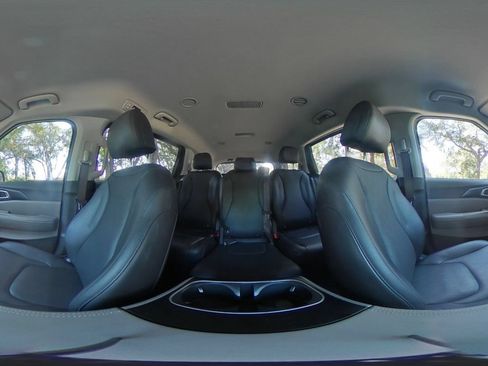 Used 2026 Kia Carnival FWD image 46