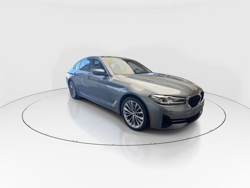 Used 2021 BMW 530i xDrive w/ Premium Package image 2