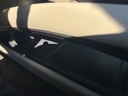 Used 2018 Lincoln MKZ Reserve w/ Climate Package image 26