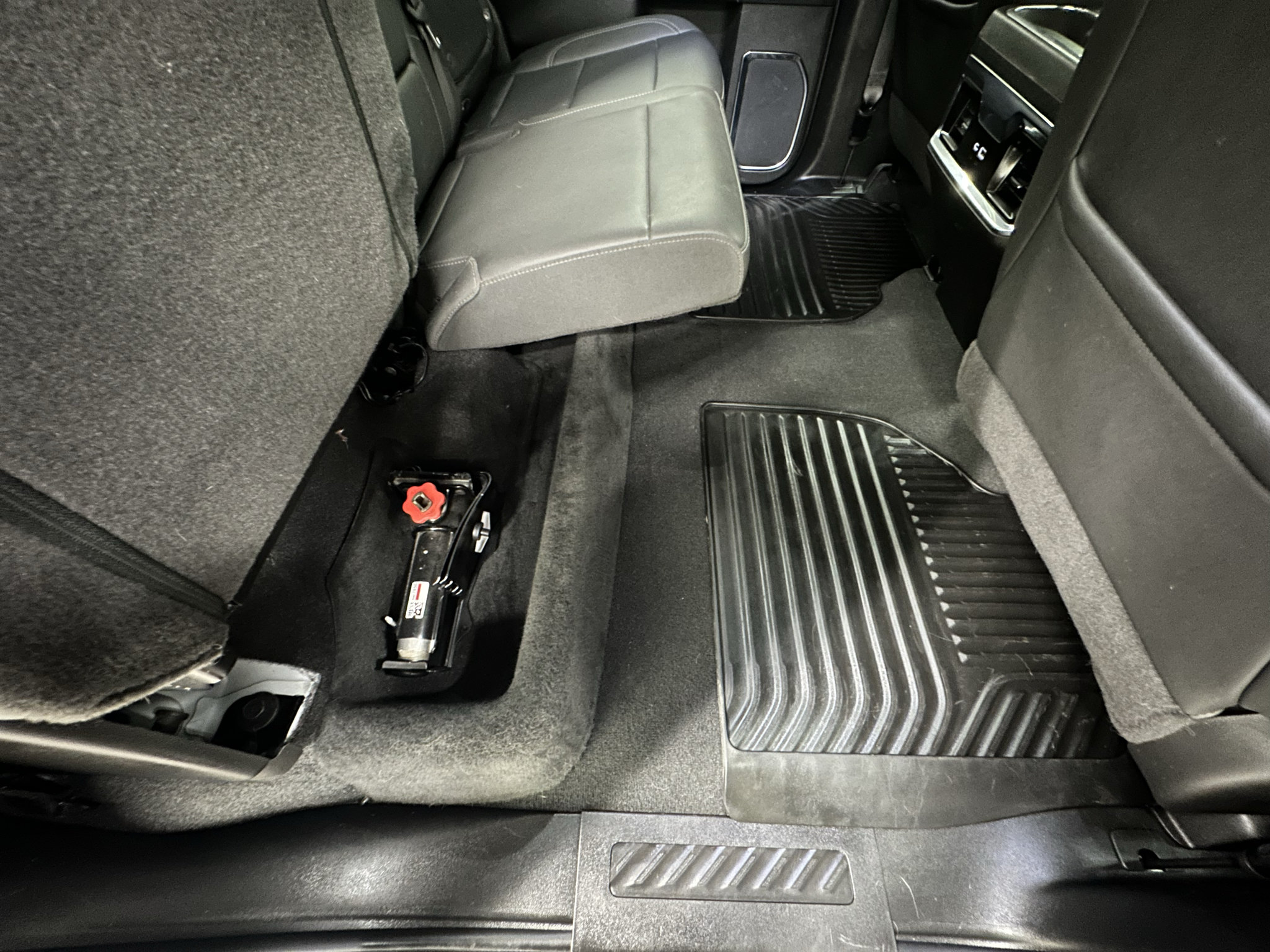 Used 2024 Chevrolet Silverado 1500 LTZ AWD/4WD image 18