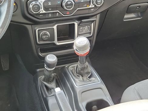 Used 2023 Jeep Gladiator Sport AWD/4WD image 25