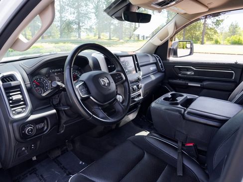 Used 2021 RAM 1500 Laramie w/ Off Road Group image 4