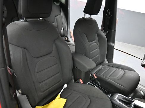 Used 2020 Jeep Renegade Latitude FWD image 27
