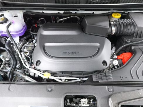 New 2027 Chrysler Pacifica Select FWD image 30